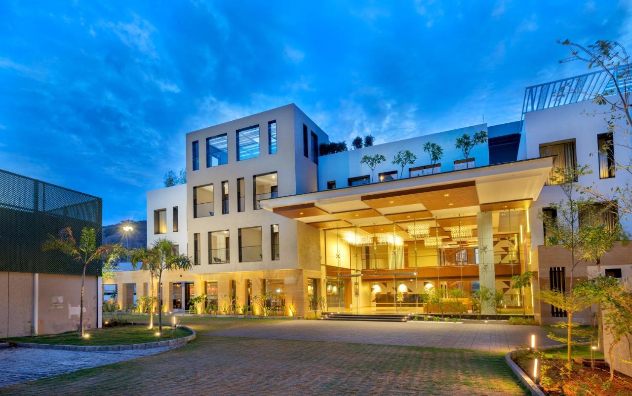 Hotel Divine Fort Palani Exteriör bild